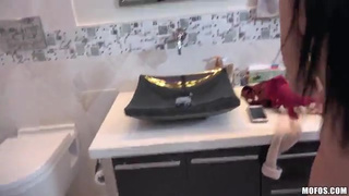 Брат трахнул сестру и записал домашний инцест
