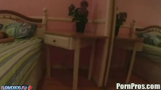 Брат дал в рот сестре пока спала