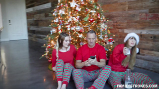 Папа ебет дочь пока мама спит рядом