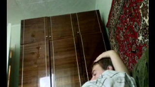 Русская сестра сосет член брата перед еблей